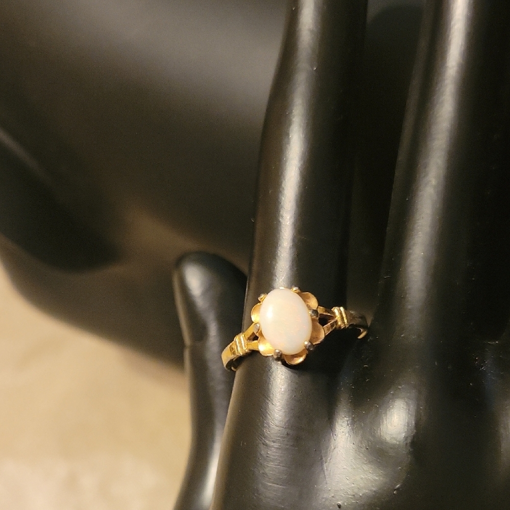 18K HGE Gold Solitaire Ring with Opal Center Stone
